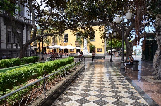 Plaza Hurtado de Mendoza